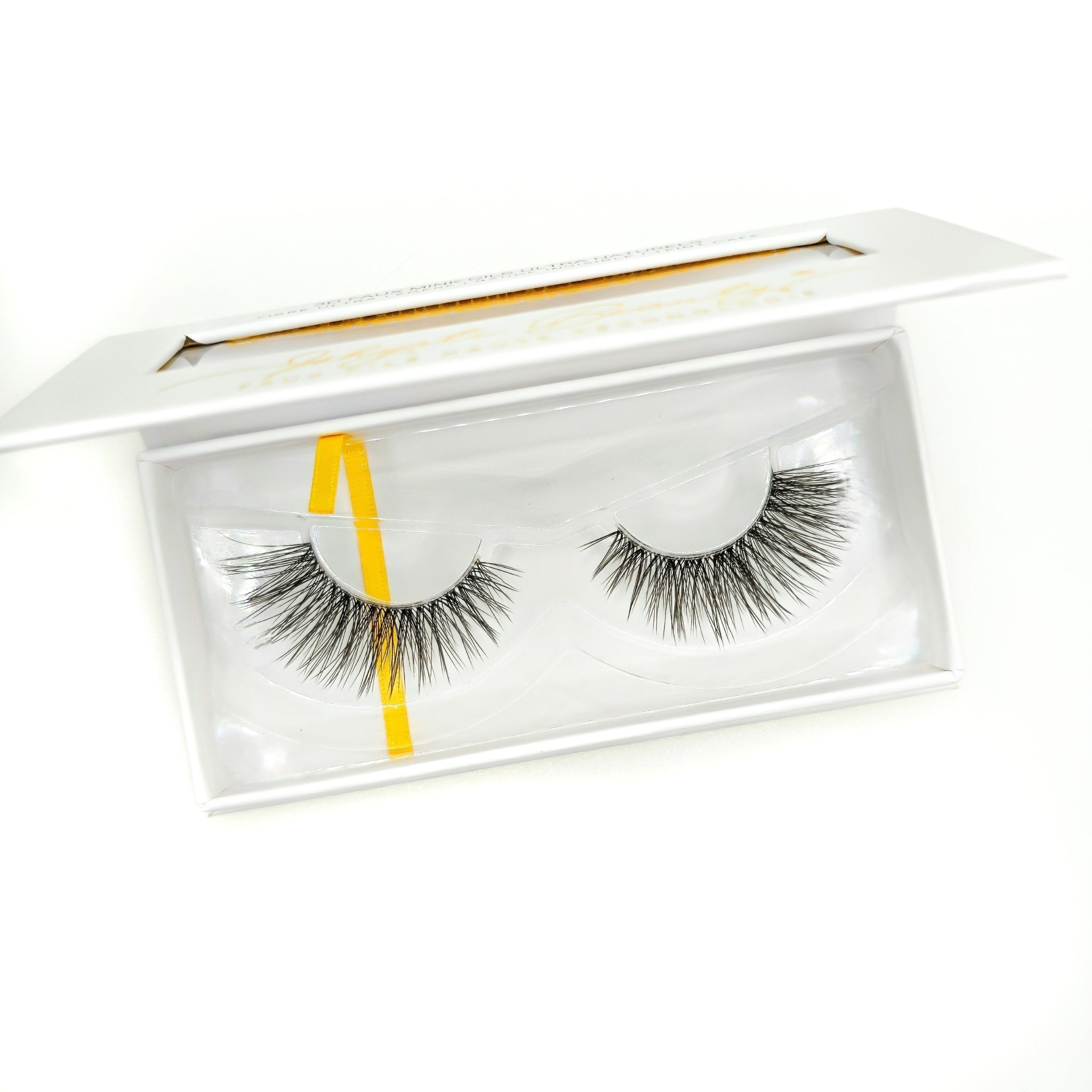 Faux Cils Bande Invisible AMOUR Teint Café - Effet Oeil de Chat - Ishyati Beauty