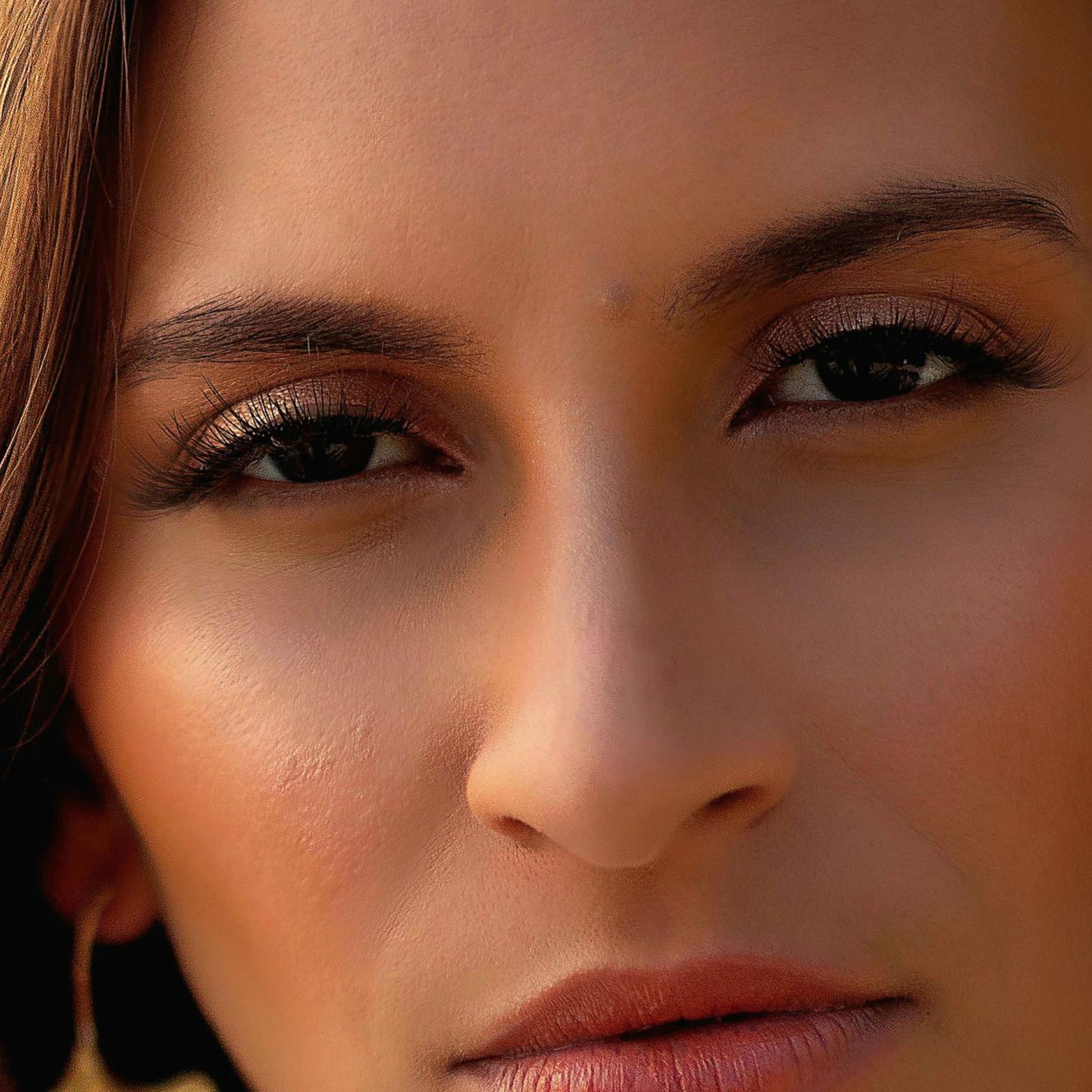 Faux Cils Bande Invisible PARFUM DE TOI Teint Café - Effet Oeil de Biche - Ishyati Beauty