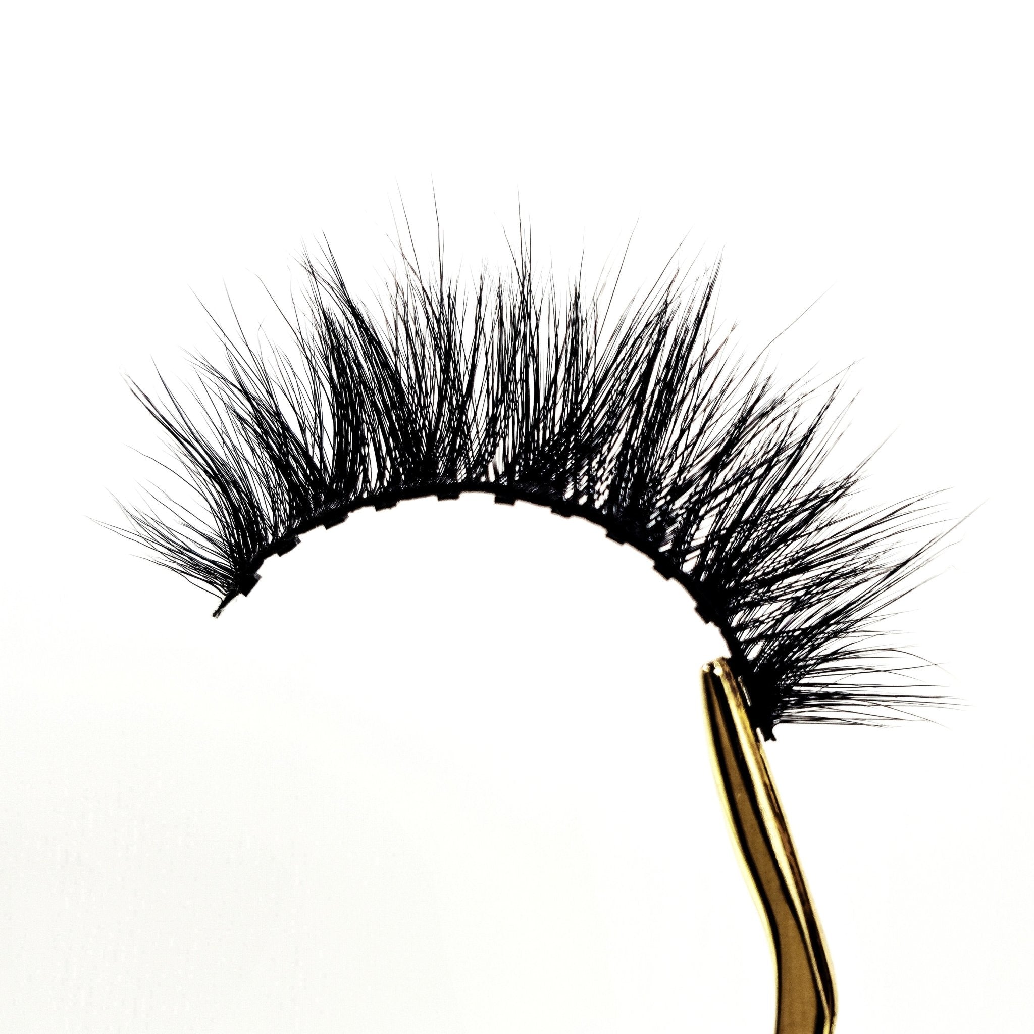 Faux CIls Magnétiques DÉESSE - Effet Oeil de Biche - Ishyati Beauty