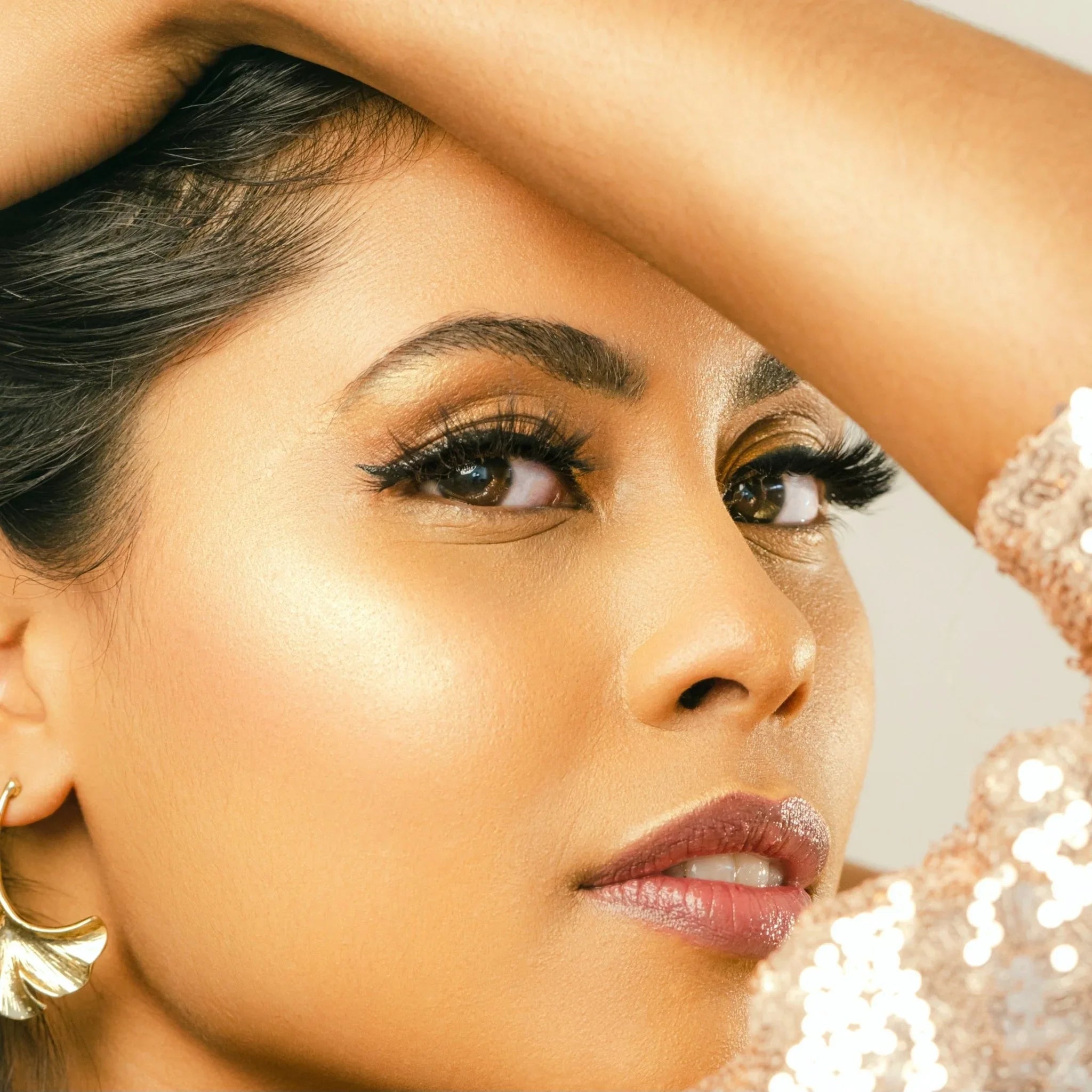 Faux CIls Magnétiques DÉESSE - Effet Oeil de Biche - Ishyati Beauty