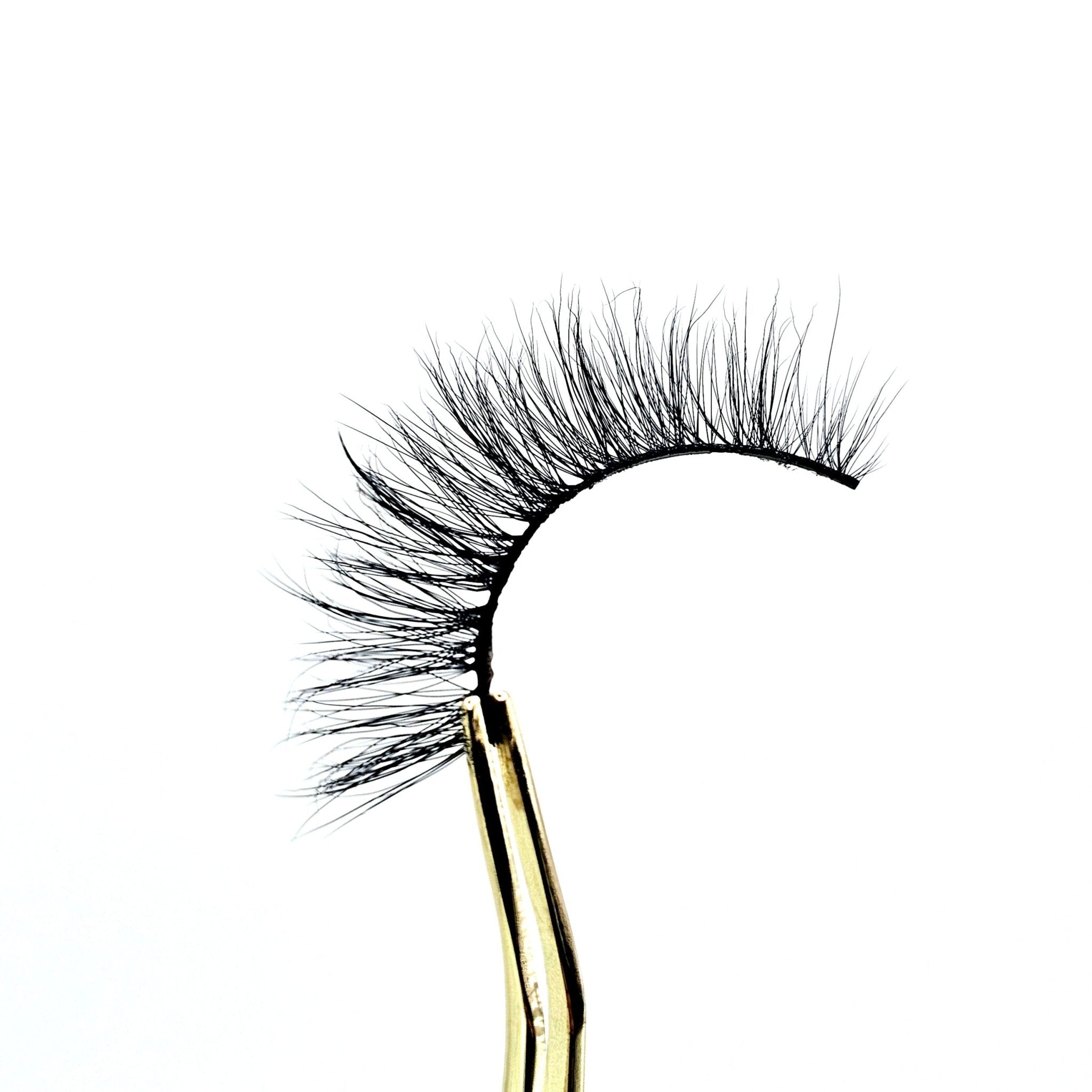 Faux Cils Naturels SUBTIL - Effet Oeil de Chat - Ishyati Beauty