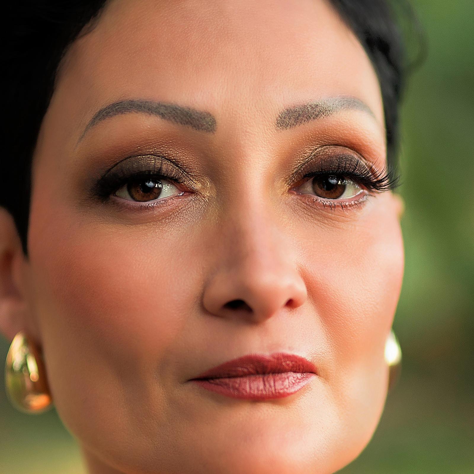 Faux Cils Naturels VOLUPTÉ - Effet Oeil de Chat - Ishyati Beauty