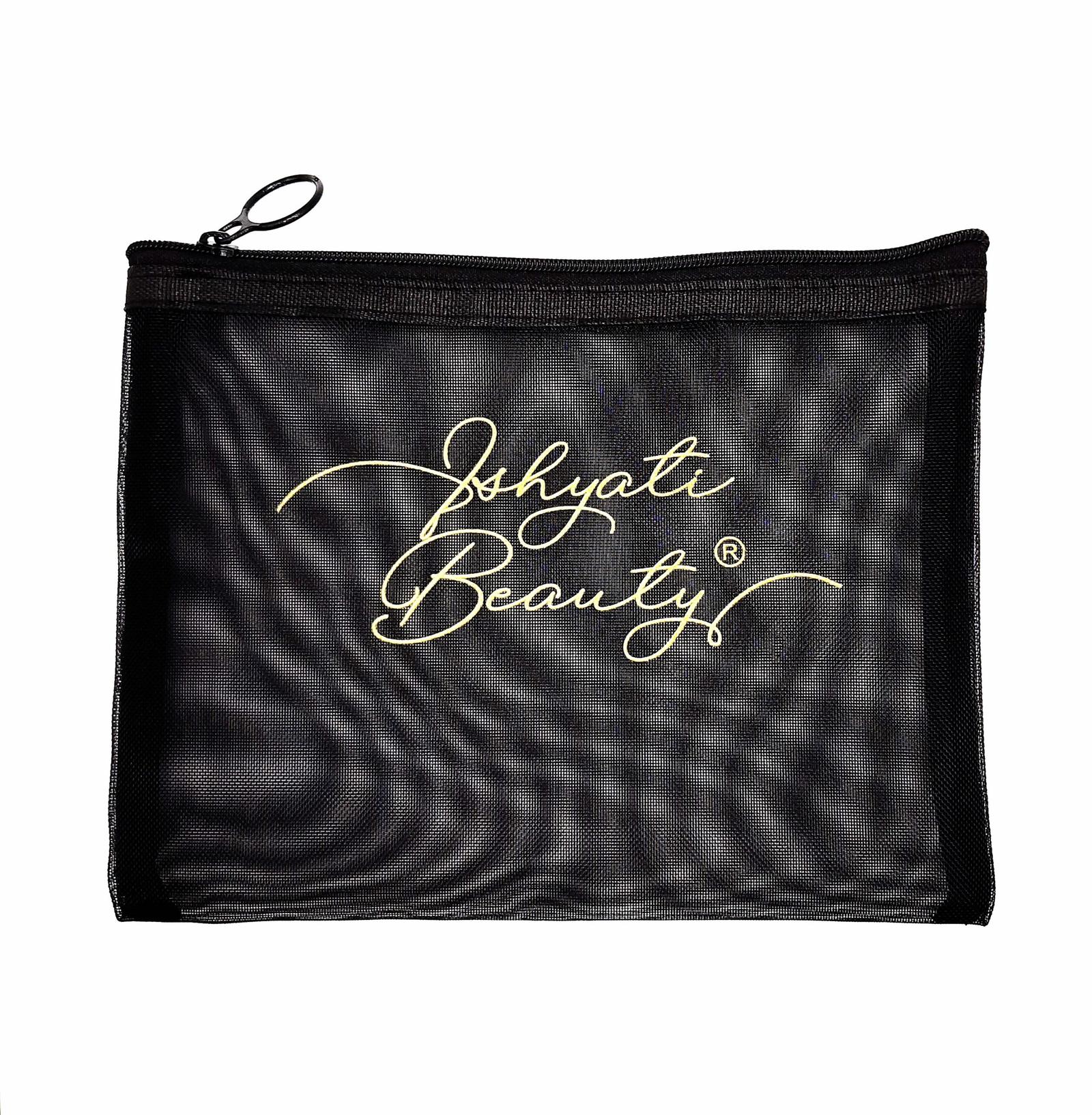 TROUSSE DE MAQUILLAGE Accessoires pour Faux Cils et Eyeliner à la Réunion 974 Trousse de voyage et de rangement en nylon mesh avec fermeture éclair. 16cm x 21 cm. Peut contenir 2 ou 3 boîtes de faux cils, 2 eye-liners, l’applicateur, les ciseaux et le recourbe-cils.