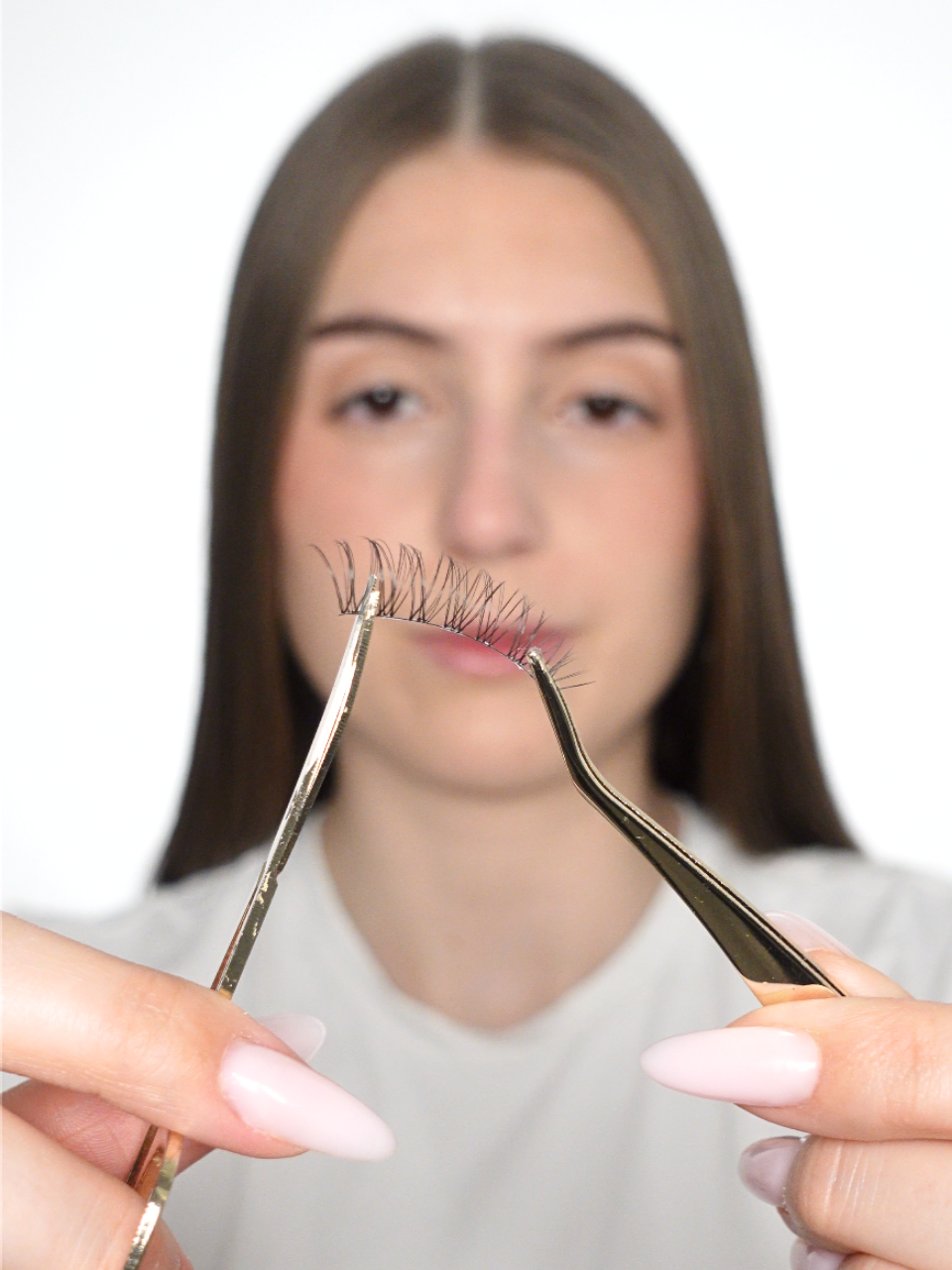 La pose des faux cils étape par étape - Ishyati Beauty