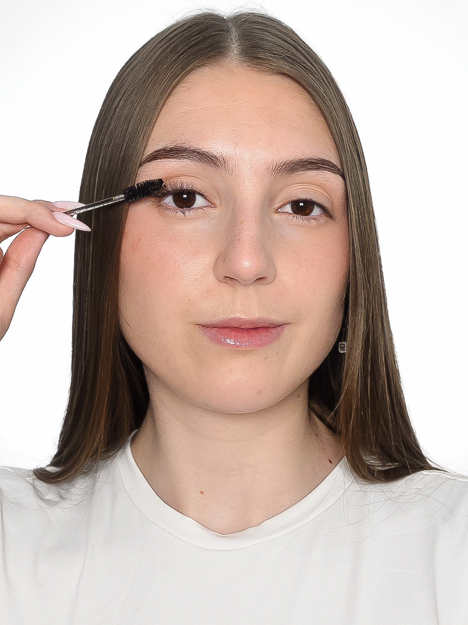 Pose facile des faux cils à l'aide du goupillon - Ishyati Beauty