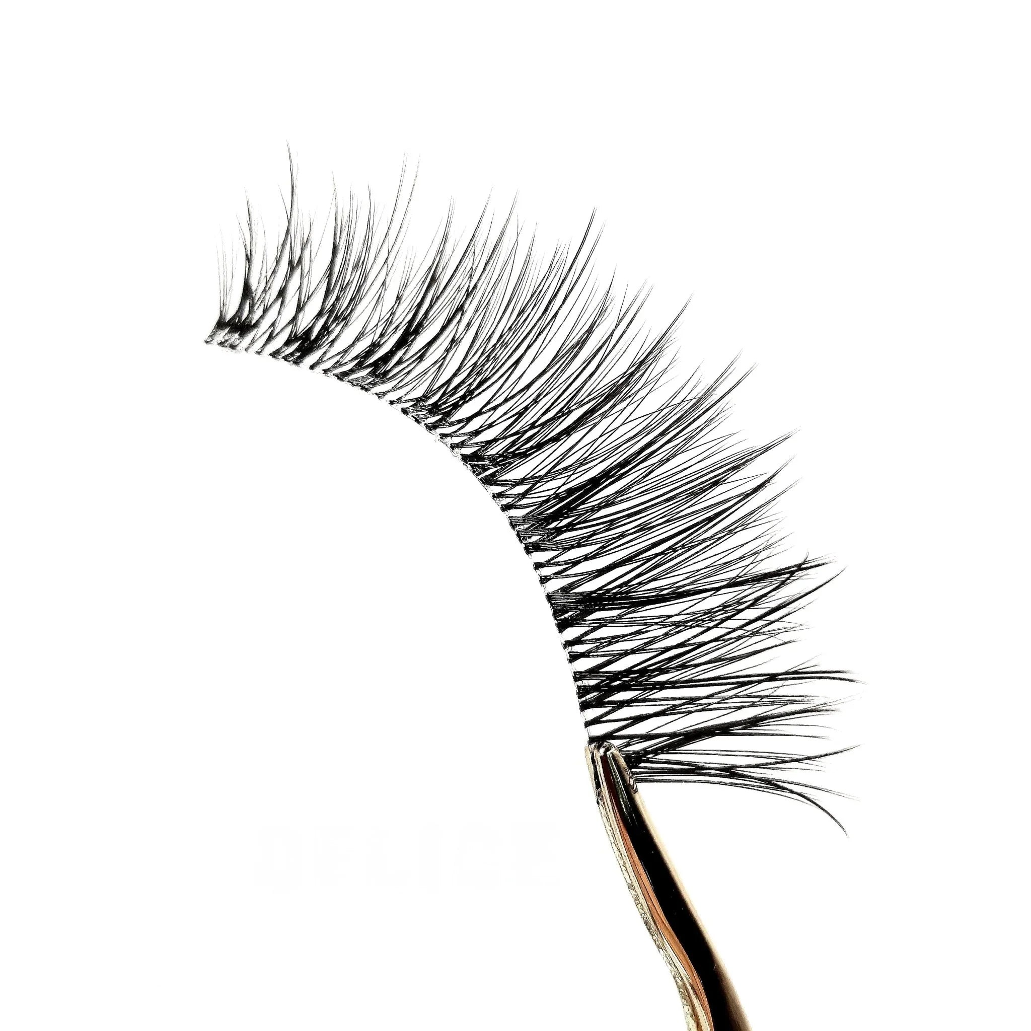 Faux Cils Bande Invisible DÉLICE - Effet Oeil de Chat - Ishyati Beauty