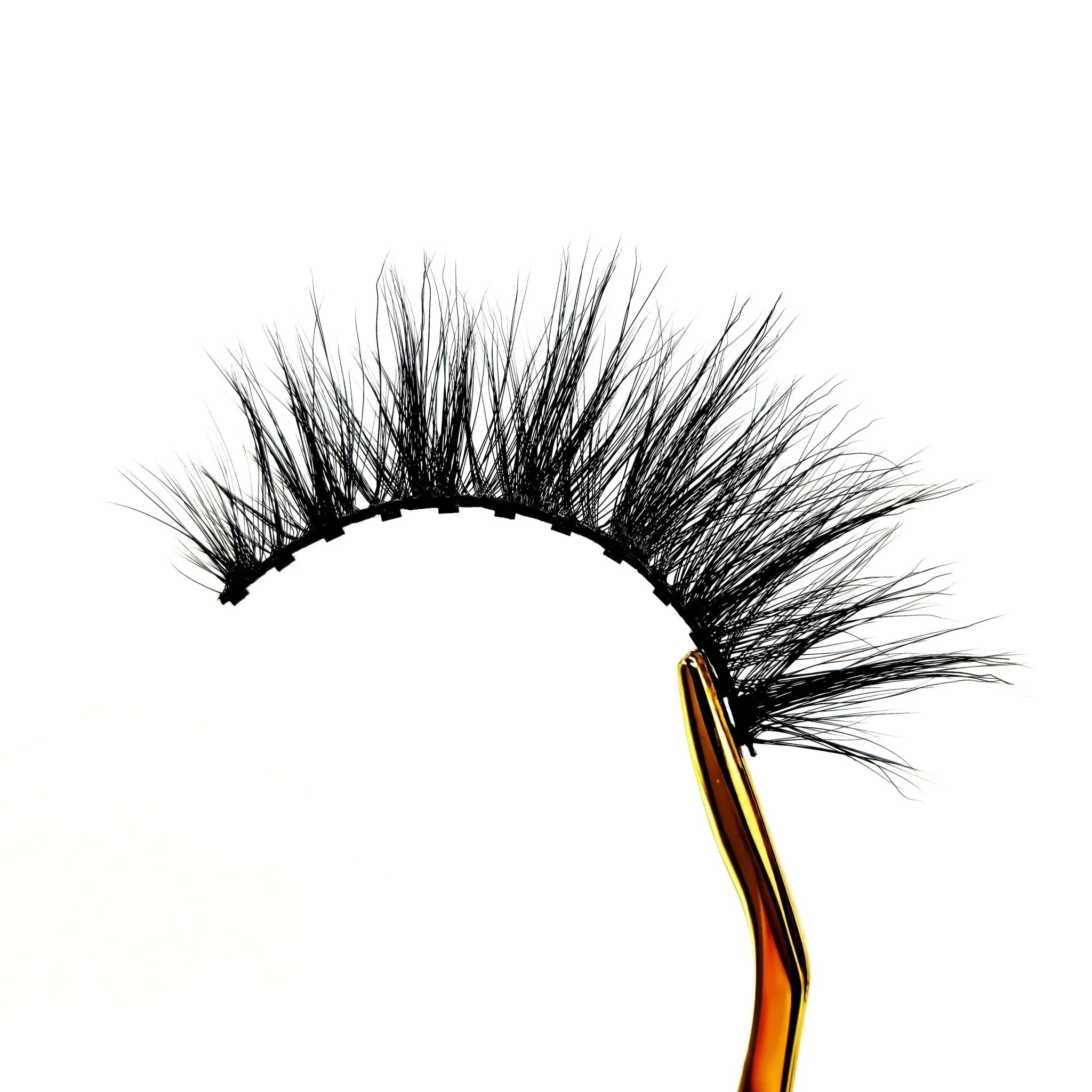 Faux Cils Magnétiques LUXUEUX - Effet Oeil de Chat - Ishyati Beauty