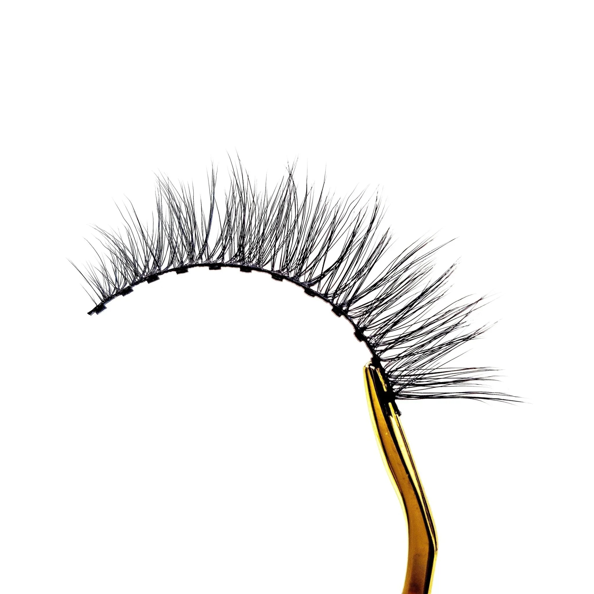 Faux Cils Magnétiques SUBLIME - Effet Oeil de Chat - Ishyati Beauty