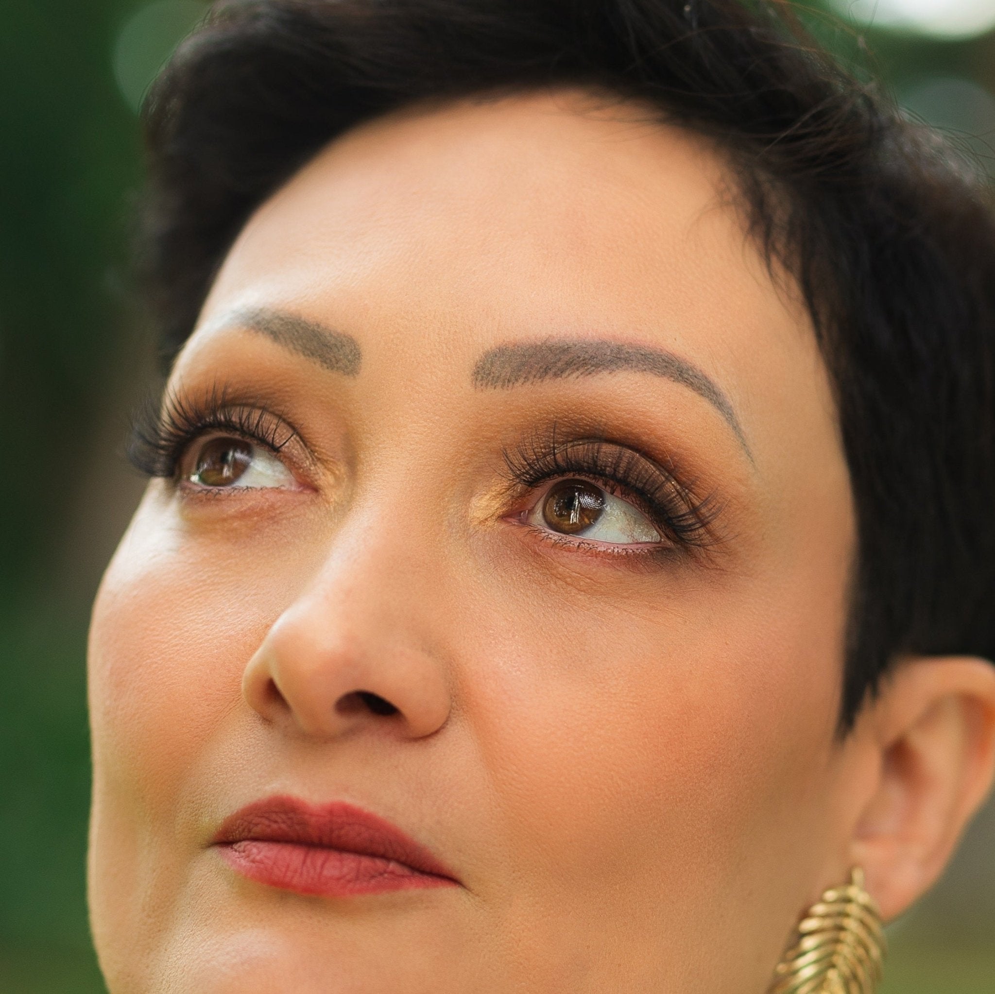 Faux Cils Naturels SENSUELLE - Effet Oeil de Chat - Ishyati Beauty