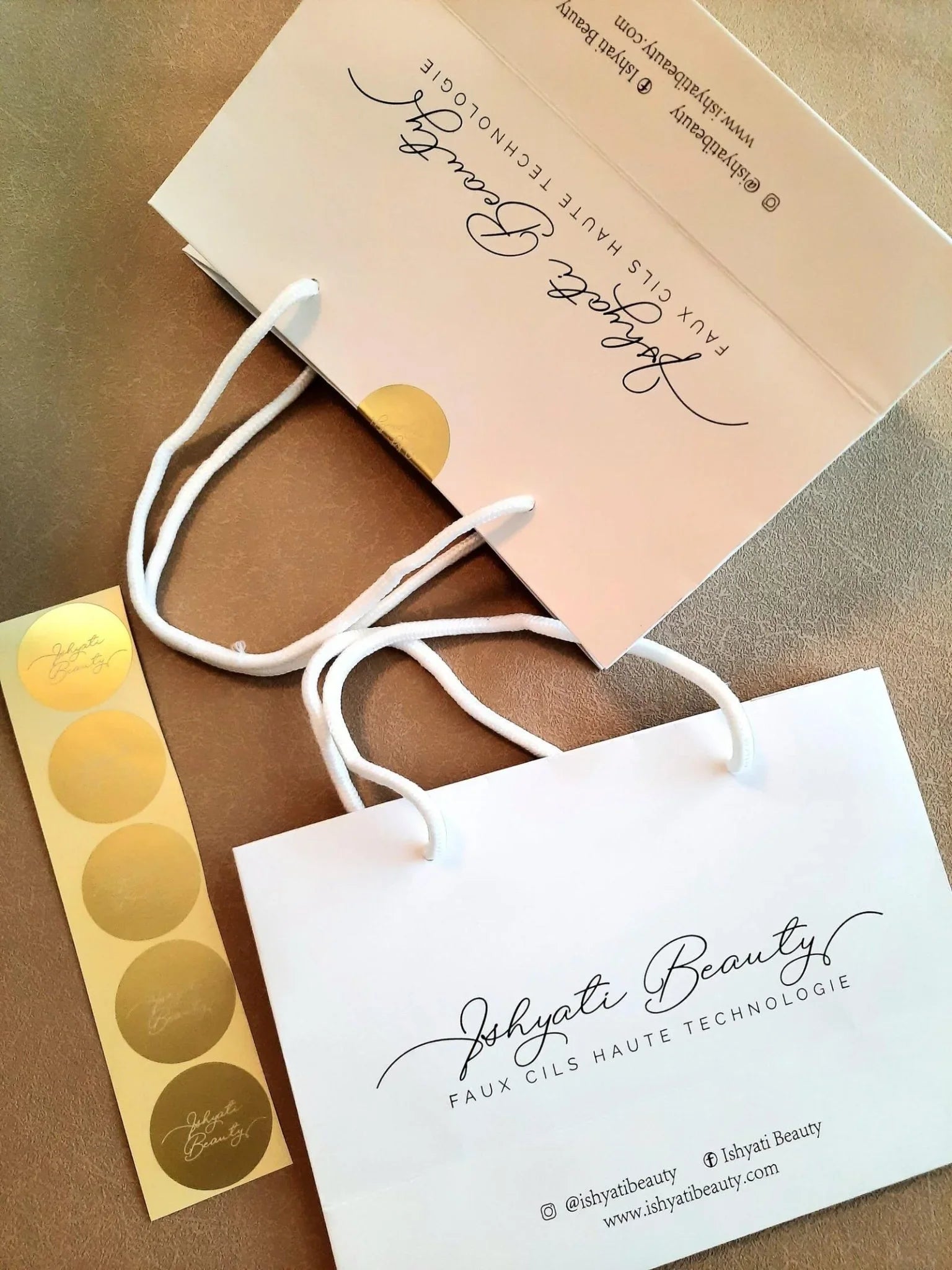 Sacs shopping siglés Ishyati Beauty 50 pièces - Ishyati Beauty