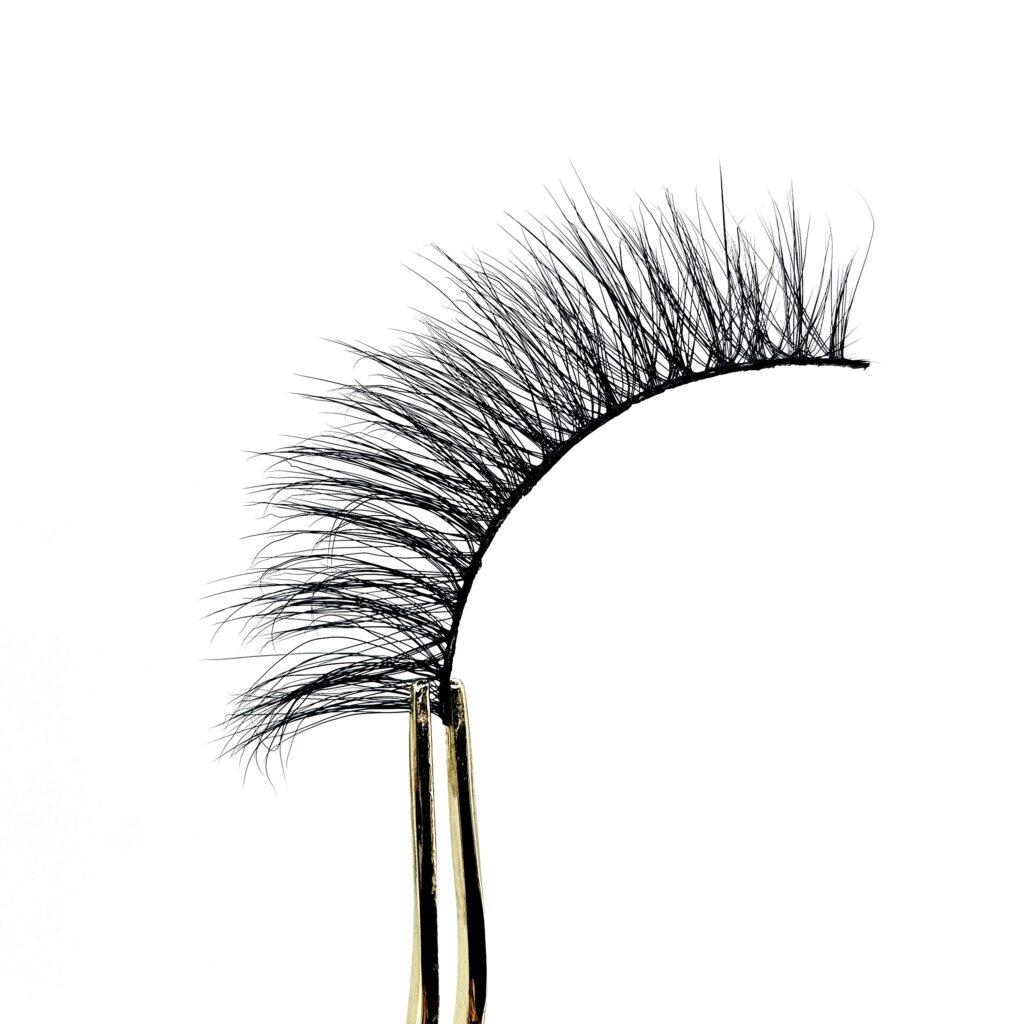 Faux Cils Naturels VOLUPTÉ – Effet Oeil de Chat